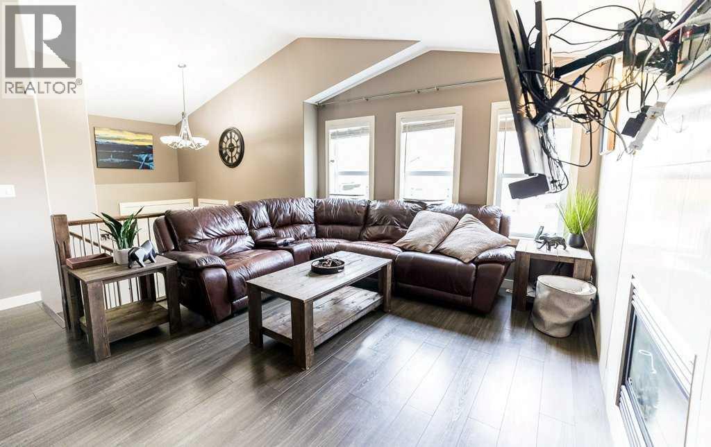 327 Lancaster Drive, Red Deer, Alberta  T4R 0R1 - Photo 4 - A2262338