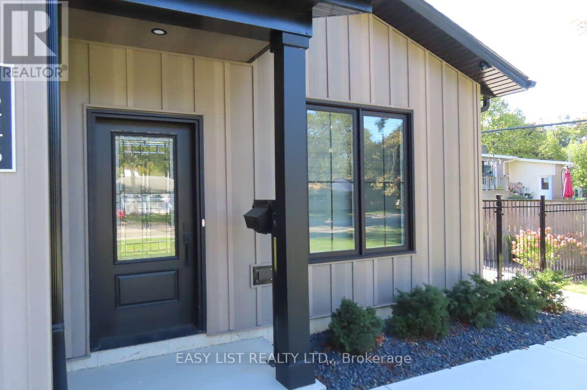 1248 Colborne Road, Sarnia, Ontario  N7V 3L4 - Photo 12 - X12445823