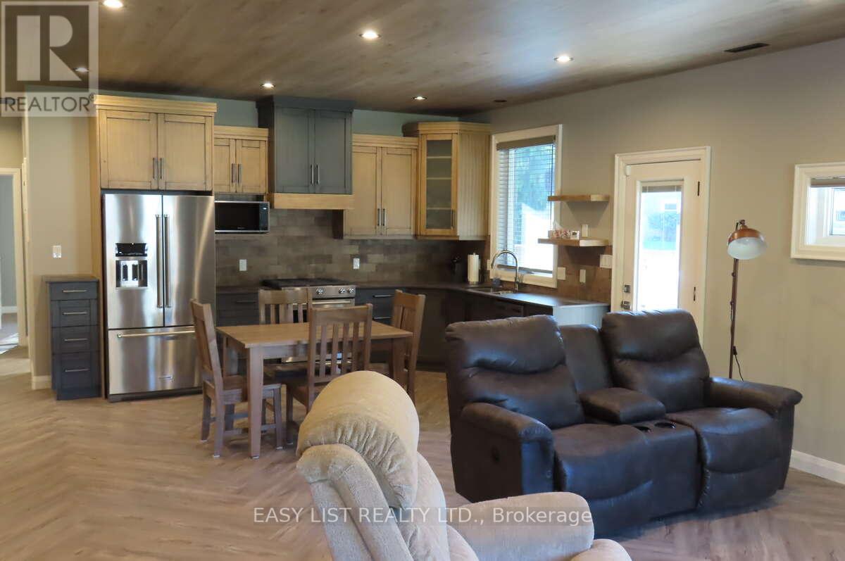 1248 Colborne Road, Sarnia, Ontario  N7V 3L4 - Photo 13 - X12445823