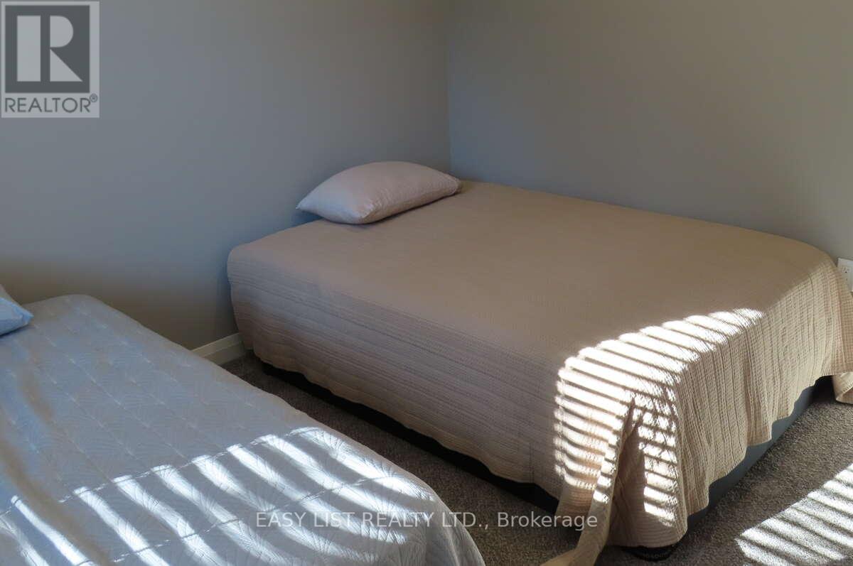 1248 Colborne Road, Sarnia, Ontario  N7V 3L4 - Photo 23 - X12445823