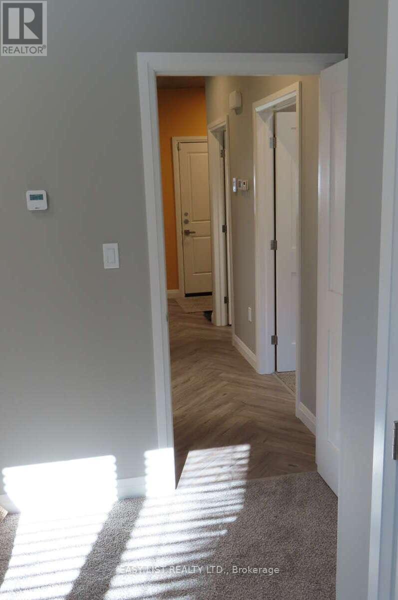 1248 Colborne Road, Sarnia, Ontario  N7V 3L4 - Photo 24 - X12445823