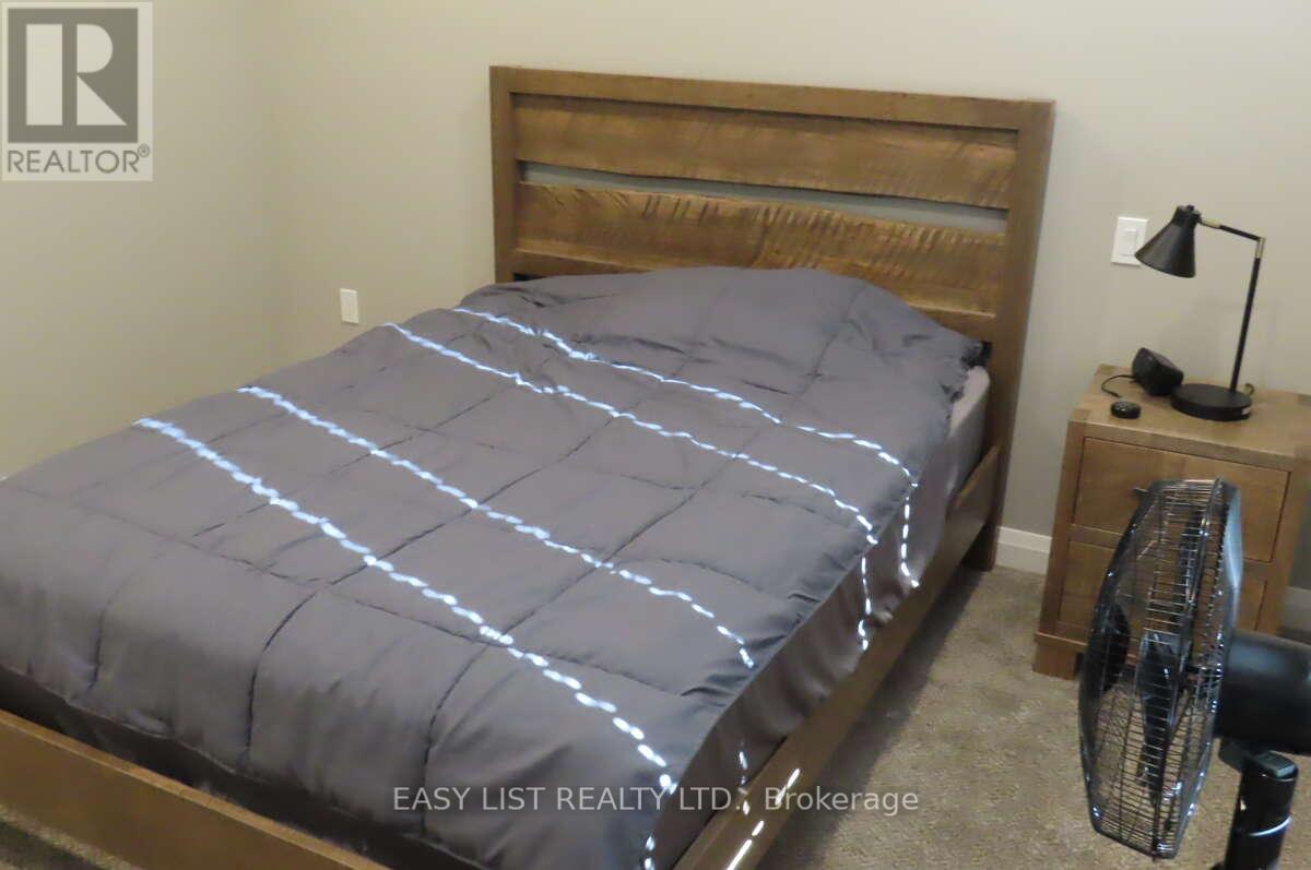 1248 Colborne Road, Sarnia, Ontario  N7V 3L4 - Photo 27 - X12445823