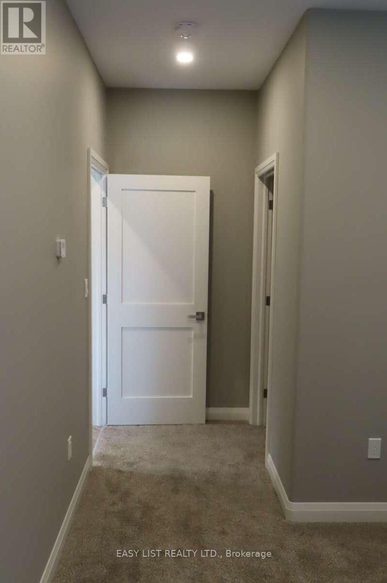 1248 Colborne Road, Sarnia, Ontario  N7V 3L4 - Photo 28 - X12445823