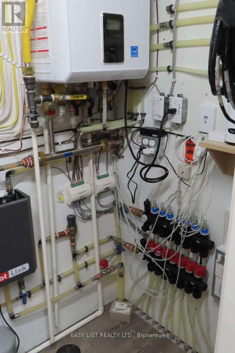 1248 Colborne Road, Sarnia, Ontario  N7V 3L4 - Photo 29 - X12445823