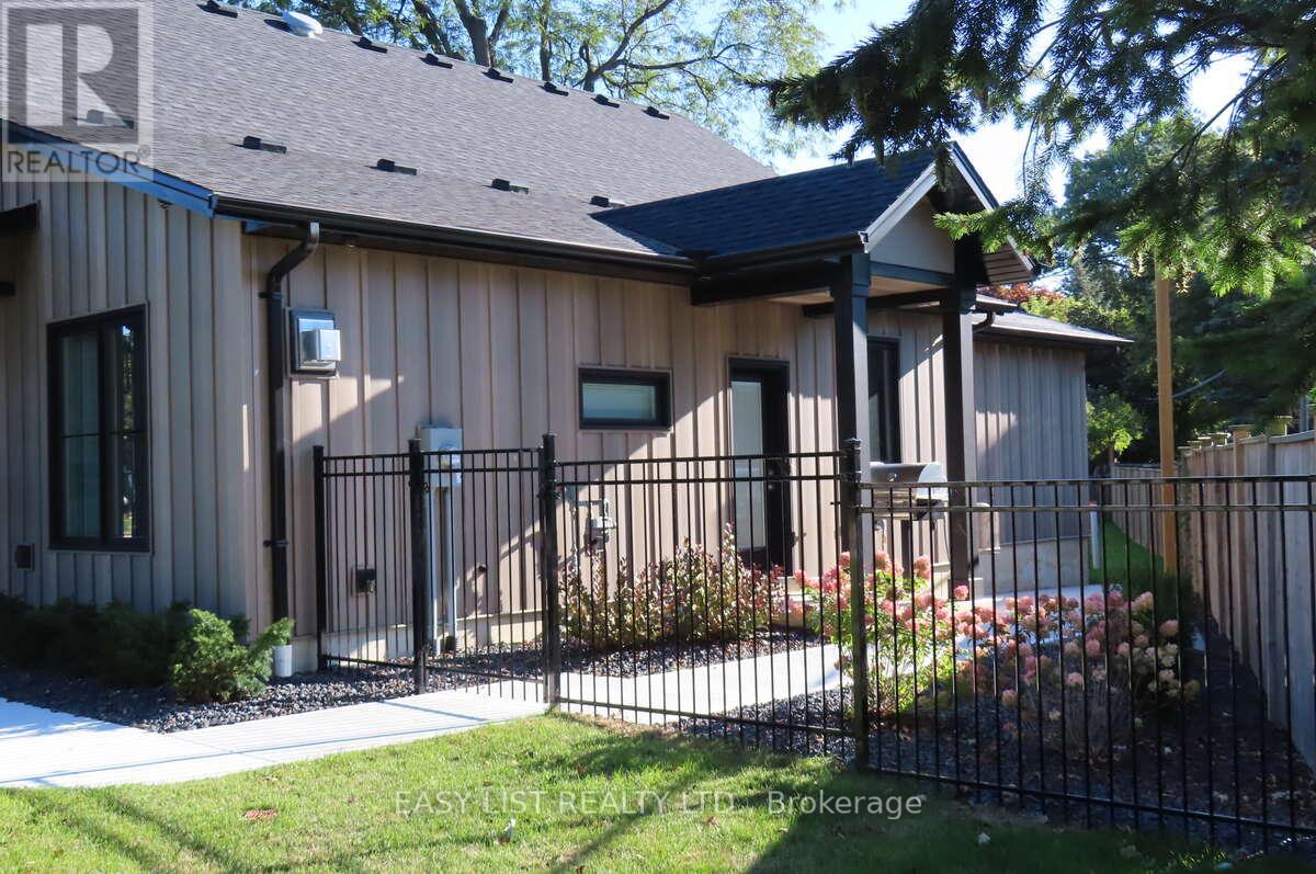 1248 Colborne Road, Sarnia, Ontario  N7V 3L4 - Photo 3 - X12445823