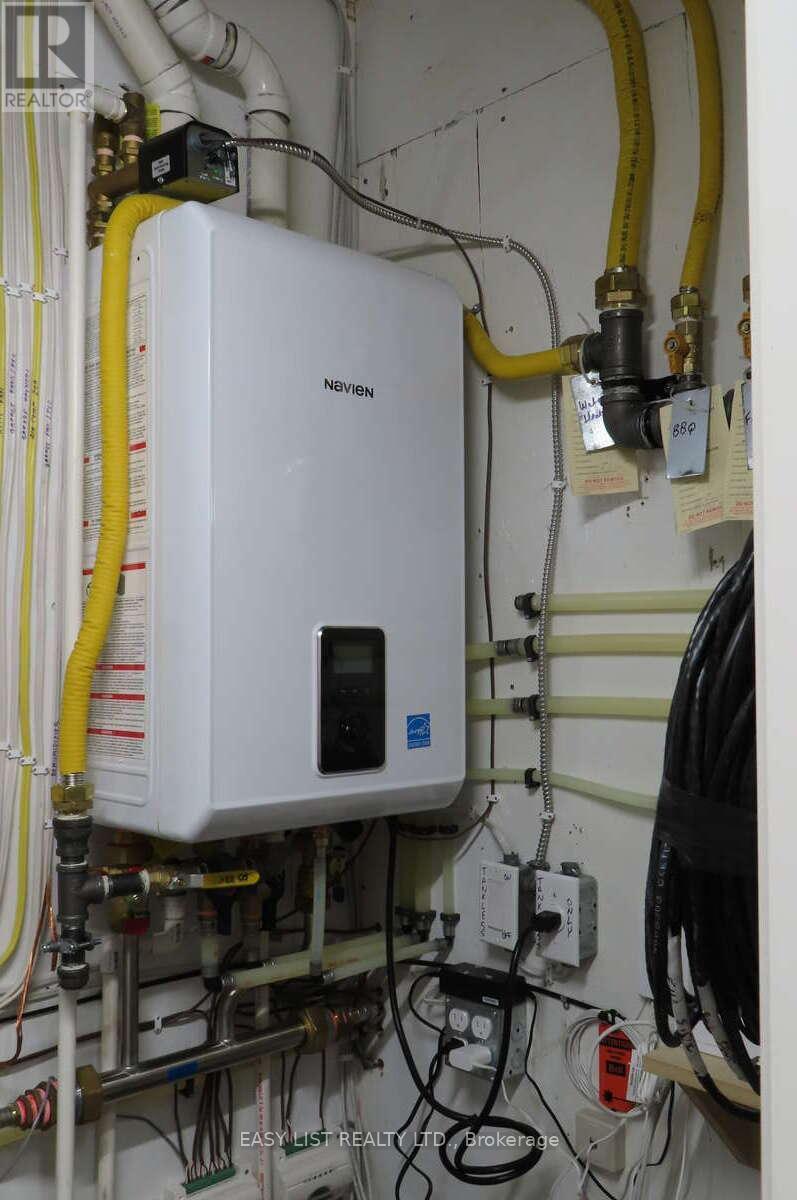 1248 Colborne Road, Sarnia, Ontario  N7V 3L4 - Photo 30 - X12445823