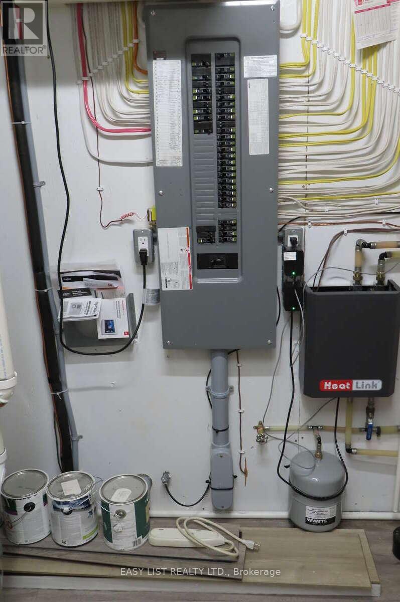 1248 Colborne Road, Sarnia, Ontario  N7V 3L4 - Photo 31 - X12445823