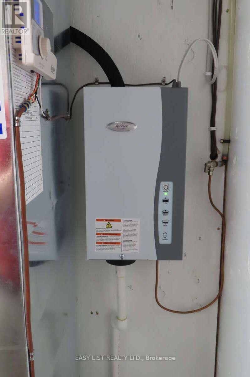 1248 Colborne Road, Sarnia, Ontario  N7V 3L4 - Photo 33 - X12445823