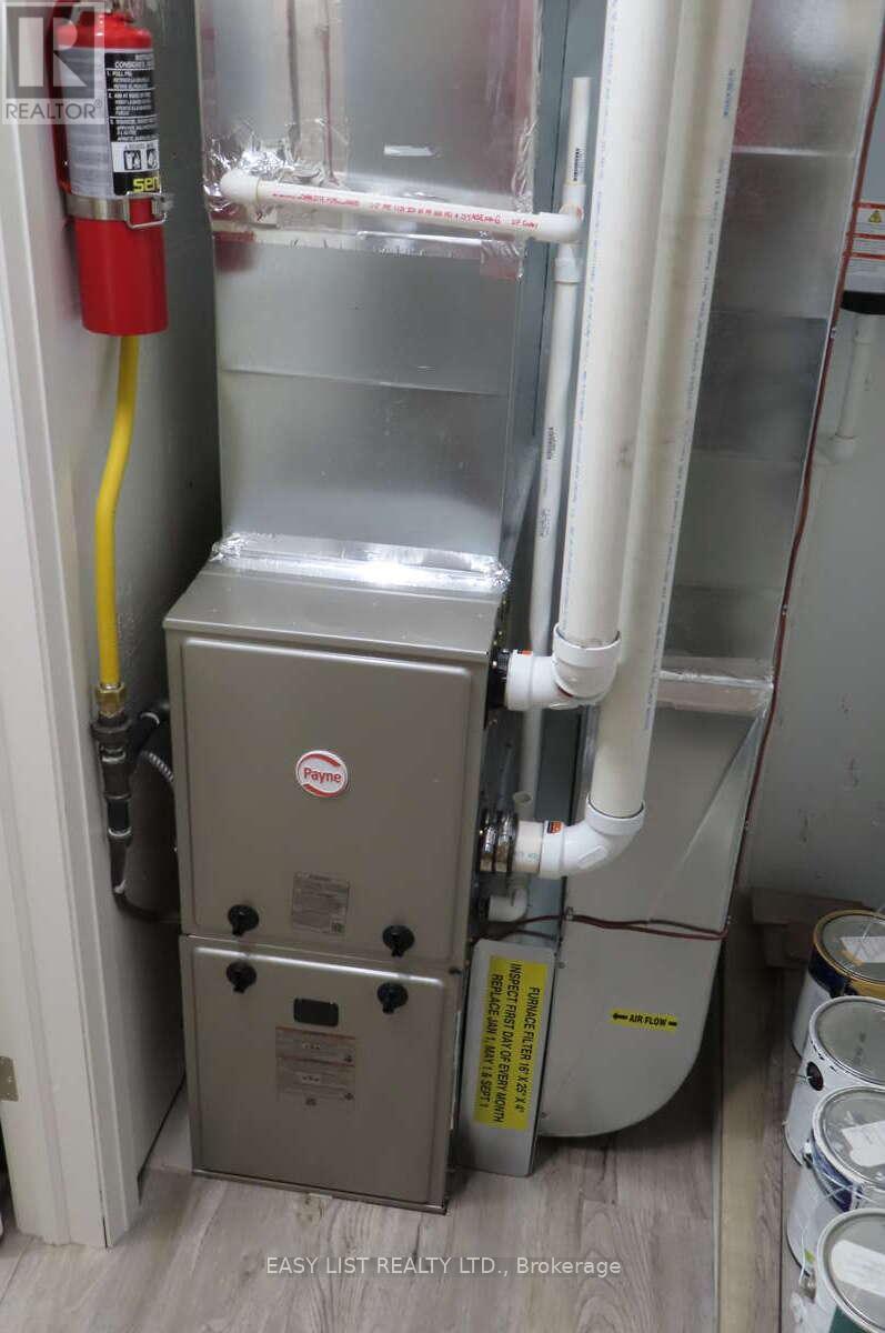 1248 Colborne Road, Sarnia, Ontario  N7V 3L4 - Photo 34 - X12445823