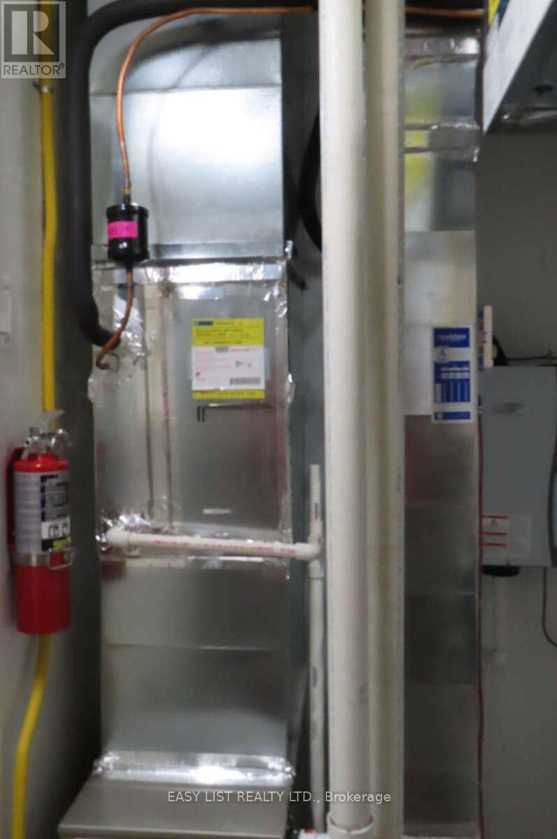 1248 Colborne Road, Sarnia, Ontario  N7V 3L4 - Photo 35 - X12445823