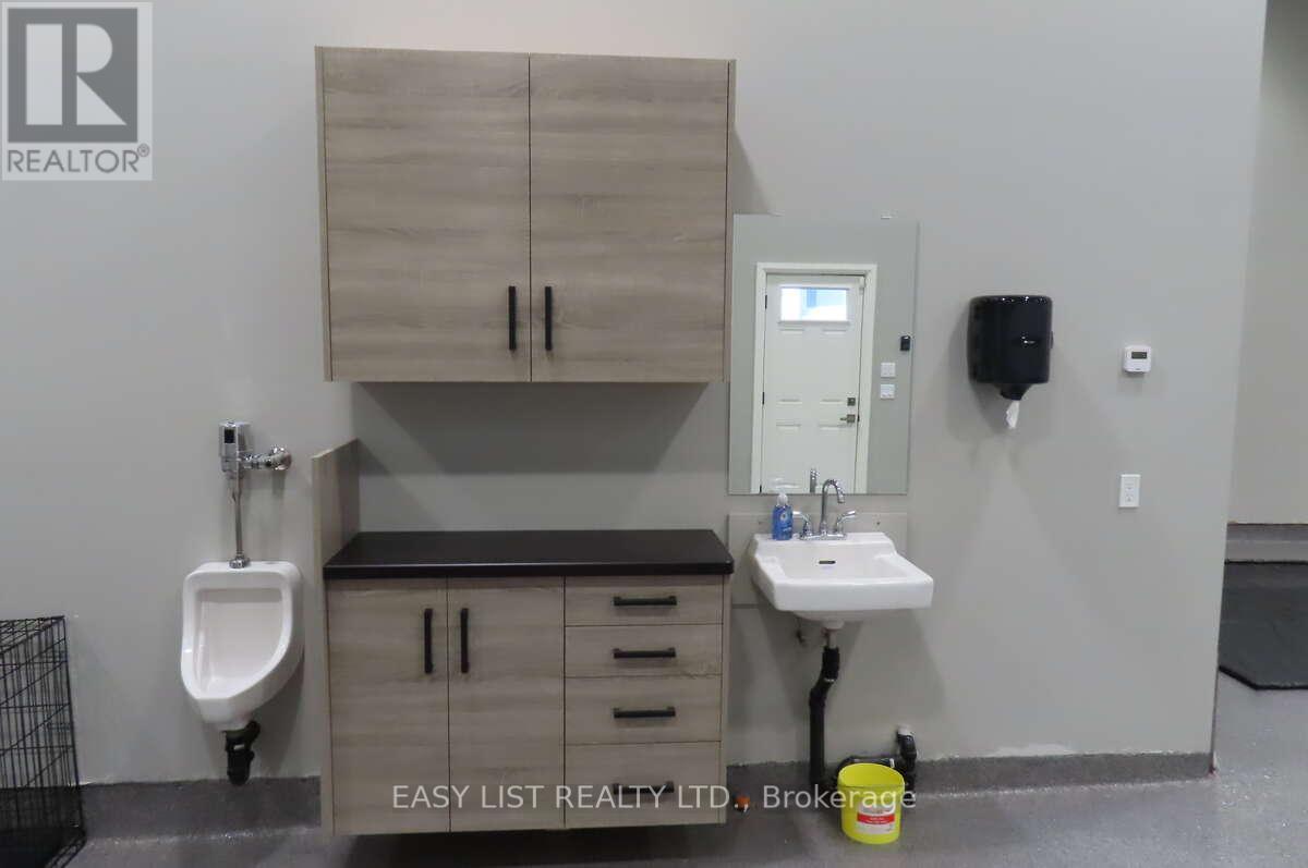 1248 Colborne Road, Sarnia, Ontario  N7V 3L4 - Photo 43 - X12445823