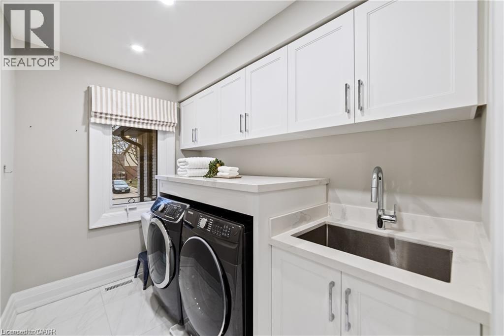 1857 Friar Tuck Court, Mississauga, Ontario  L5K 2L4 - Photo 15 - 40776526