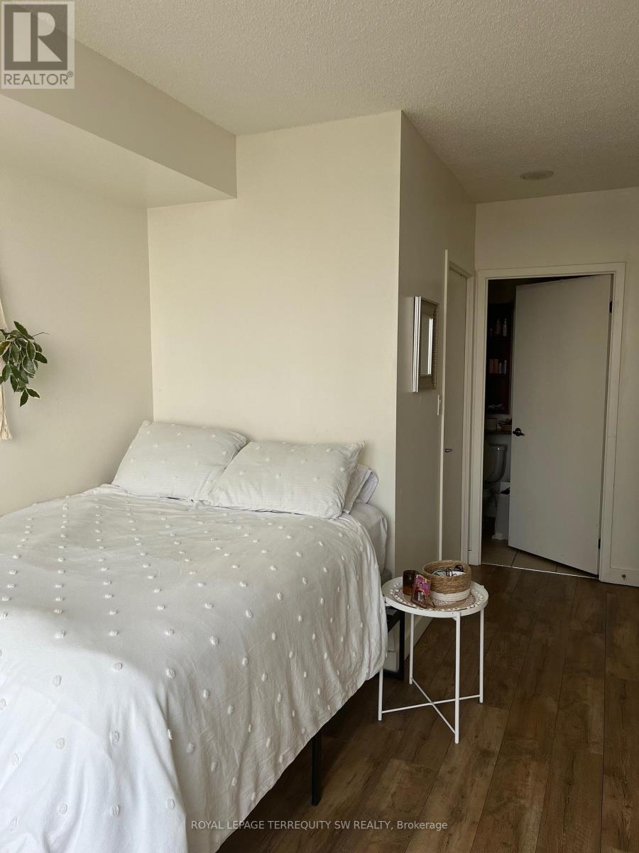 3505 - 5 Mariner Terrace, Toronto, Ontario  M5V 3V6 - Photo 21 - C12444030