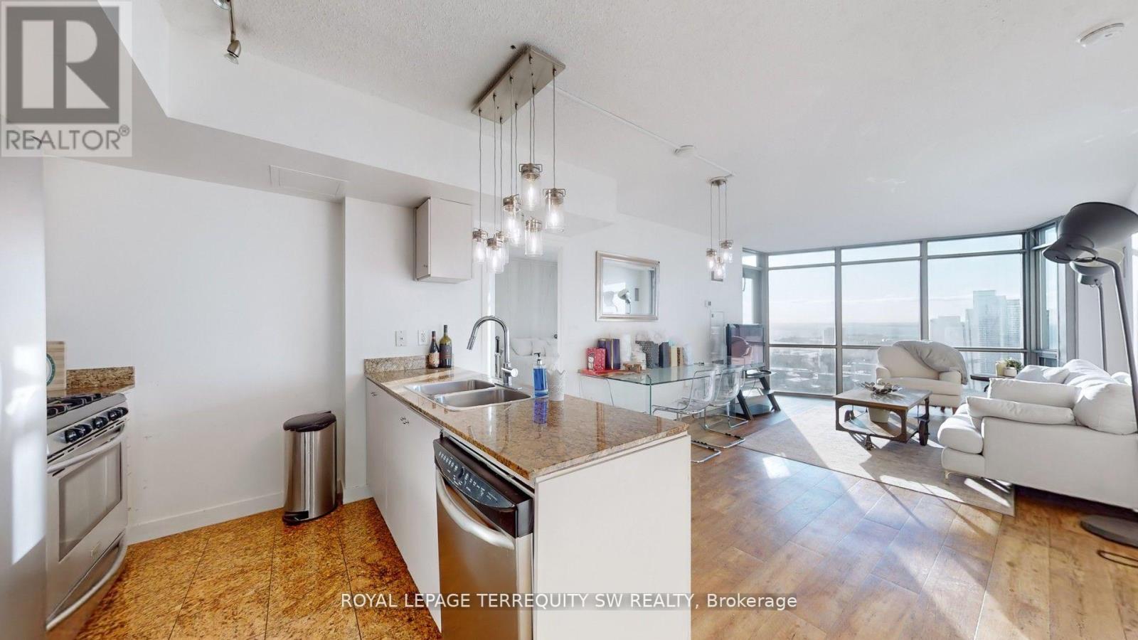 3505 - 5 Mariner Terrace, Toronto, Ontario  M5V 3V6 - Photo 15 - C12444030