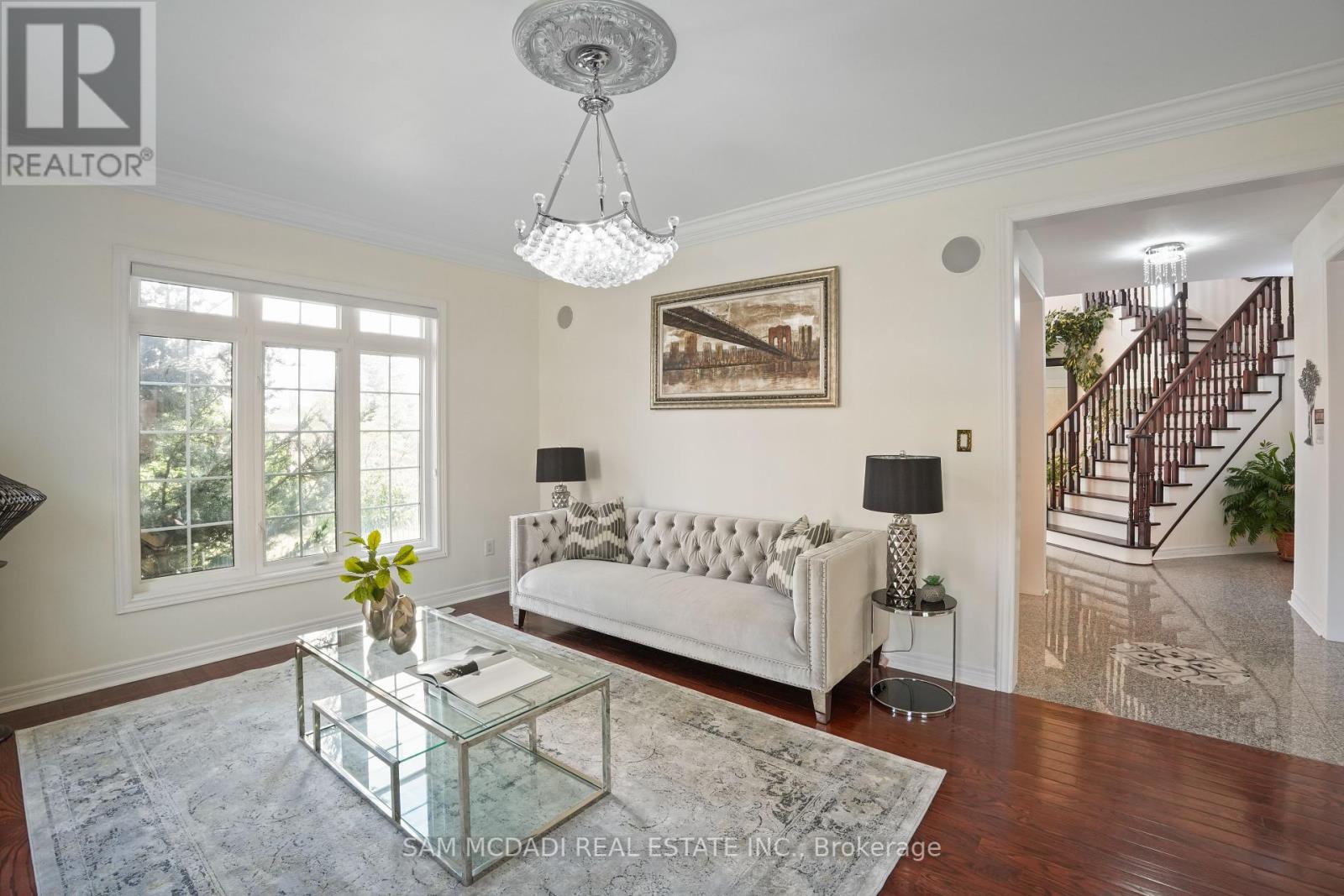 5499 Doctor Peddle Crescent, Mississauga, Ontario  L5M 0K7 - Photo 5 - W12280443