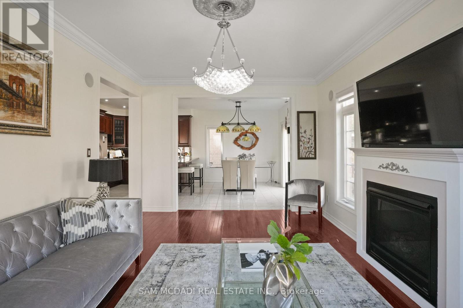 5499 Doctor Peddle Crescent, Mississauga, Ontario  L5M 0K7 - Photo 4 - W12280443