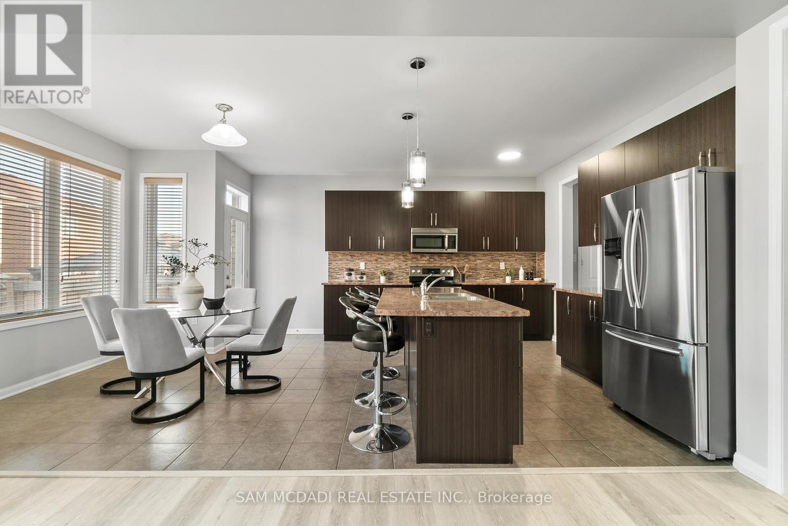 73 Miracle Trail, Brampton, Ontario  L7A 0Y8 - Photo 4 - W12308641