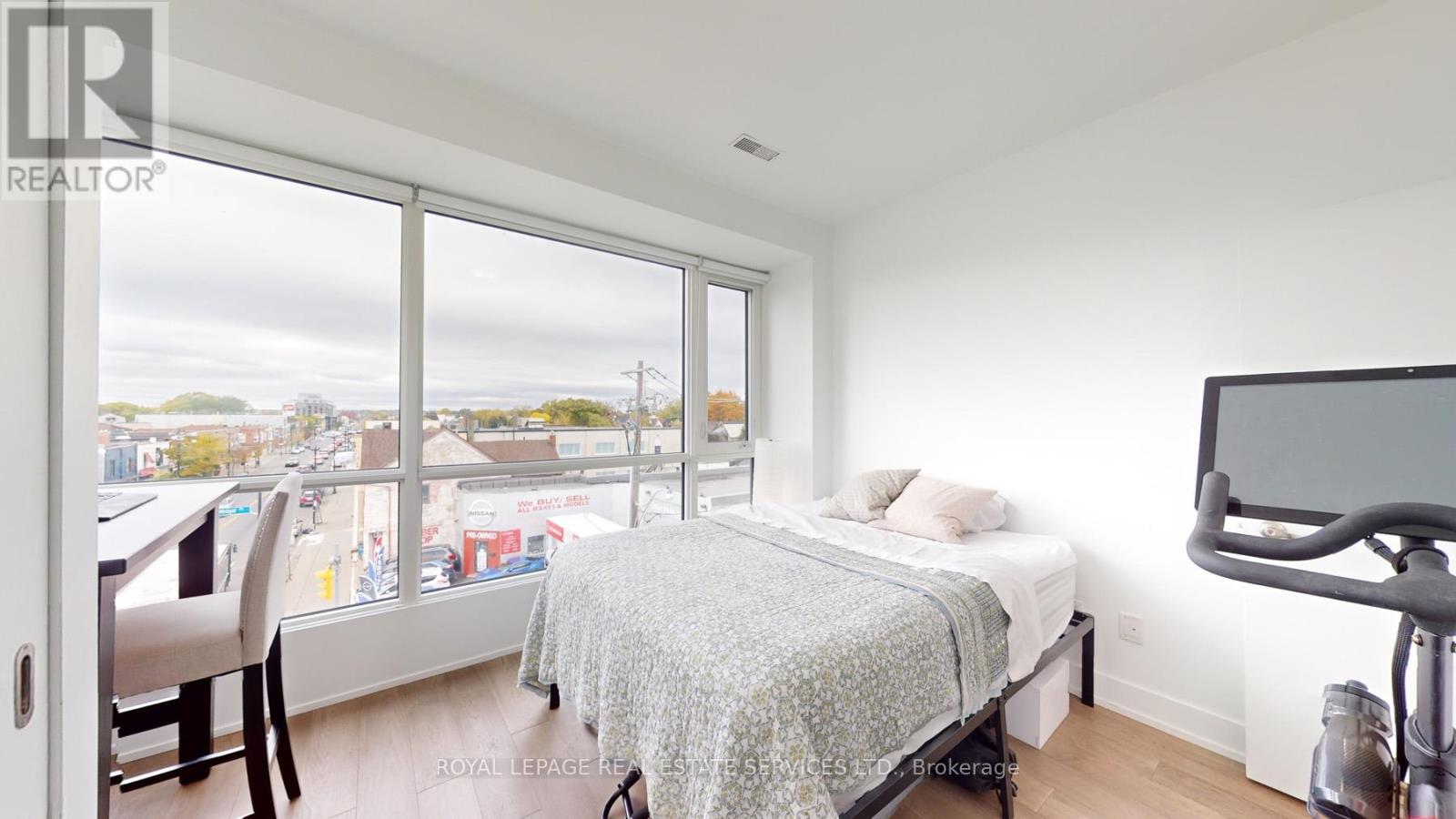 3258 Dundas Street W, Toronto, Ontario  M6P 2A3 - Photo 33 - W12445387