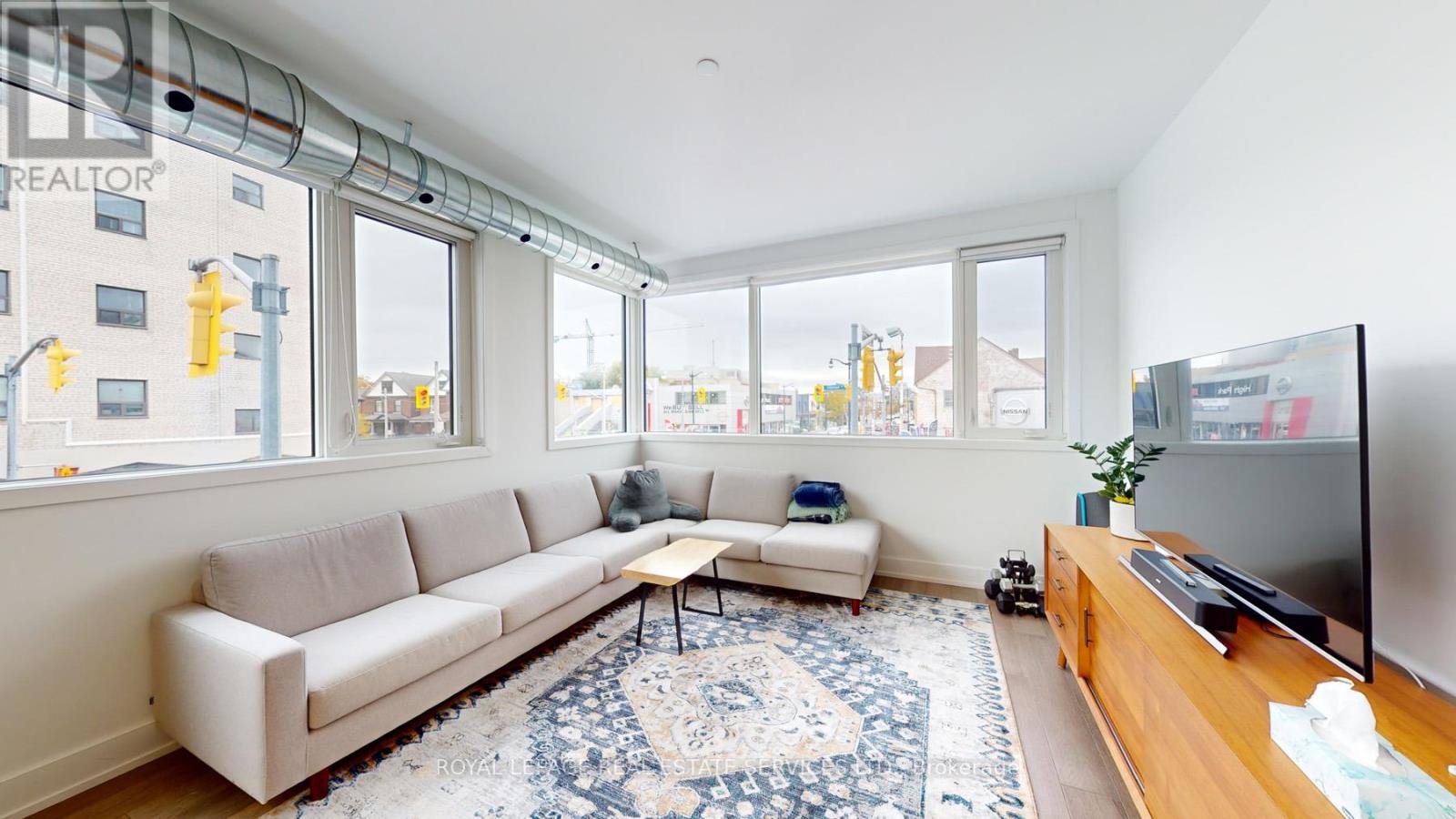 3258 Dundas Street W, Toronto, Ontario  M6P 2A3 - Photo 2 - W12445387