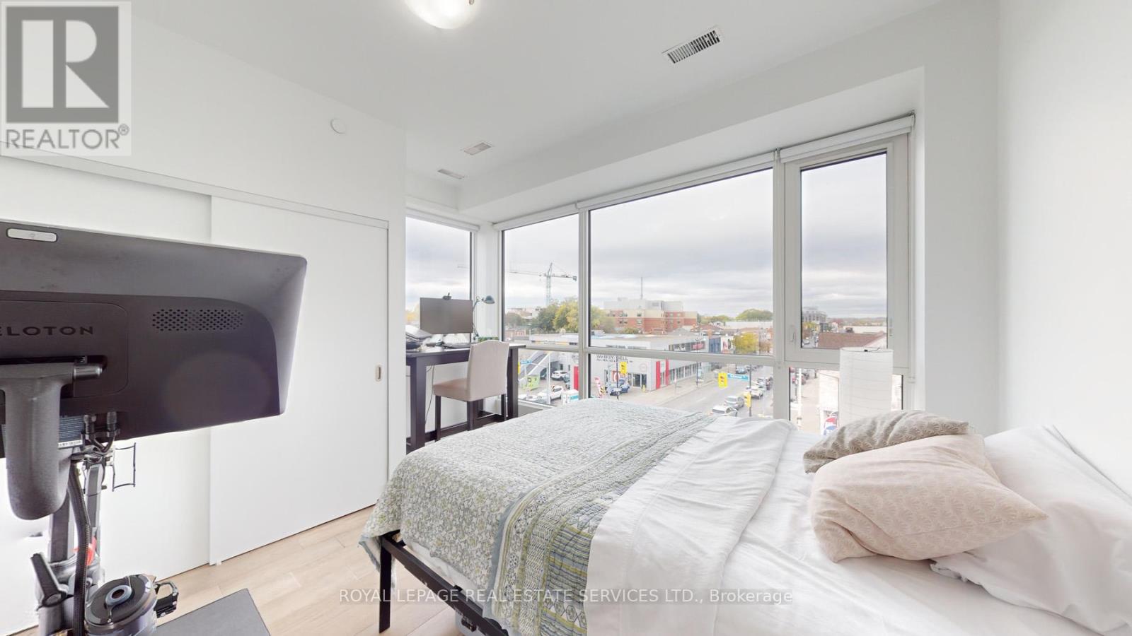 3258 Dundas Street W, Toronto, Ontario  M6P 2A3 - Photo 31 - W12445387