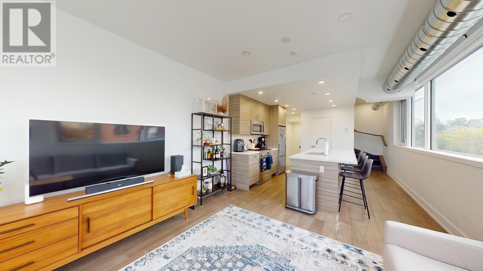 3258 Dundas Street W, Toronto, Ontario  M6P 2A3 - Photo 18 - W12445387