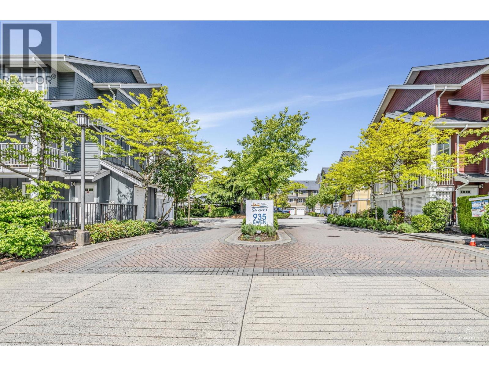 8 935 EWEN AVENUE, New Westminster, British Columbia
