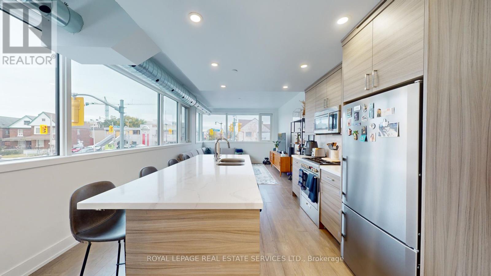 3258 Dundas Street W, Toronto, Ontario  M6P 2A3 - Photo 9 - W12445387