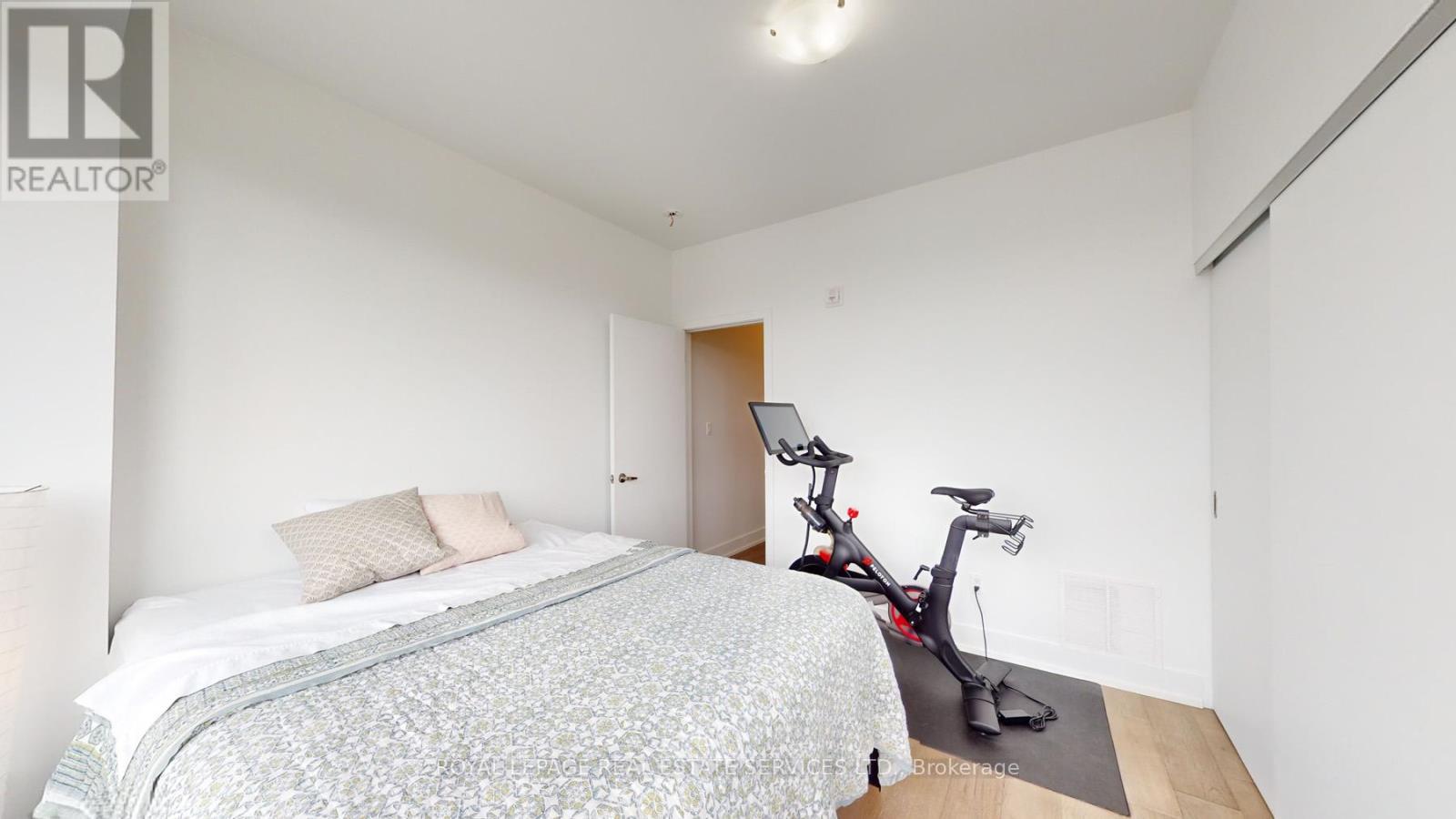 3258 Dundas Street W, Toronto, Ontario  M6P 2A3 - Photo 36 - W12445387