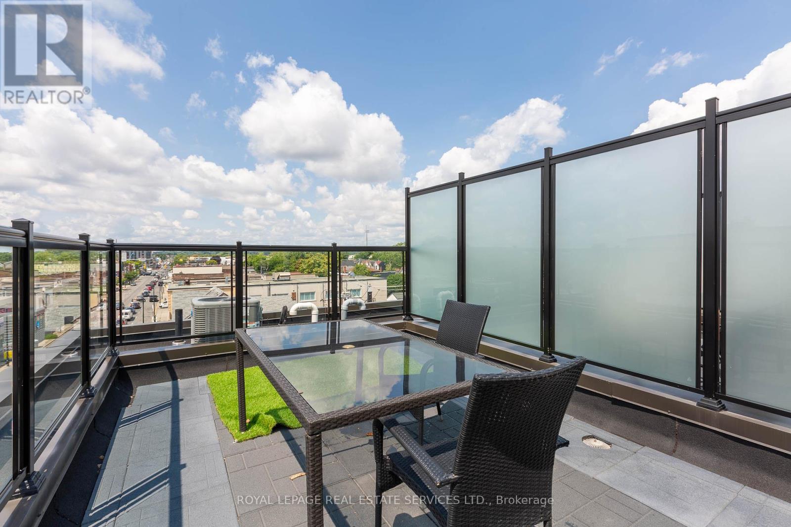 3258 Dundas Street W, Toronto, Ontario  M6P 2A3 - Photo 43 - W12445387