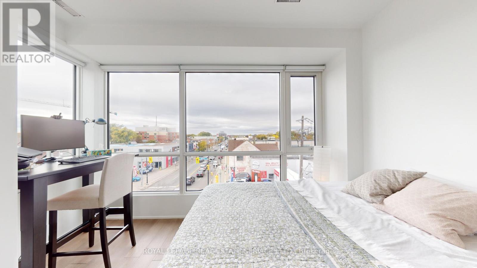 3258 Dundas Street W, Toronto, Ontario  M6P 2A3 - Photo 32 - W12445387