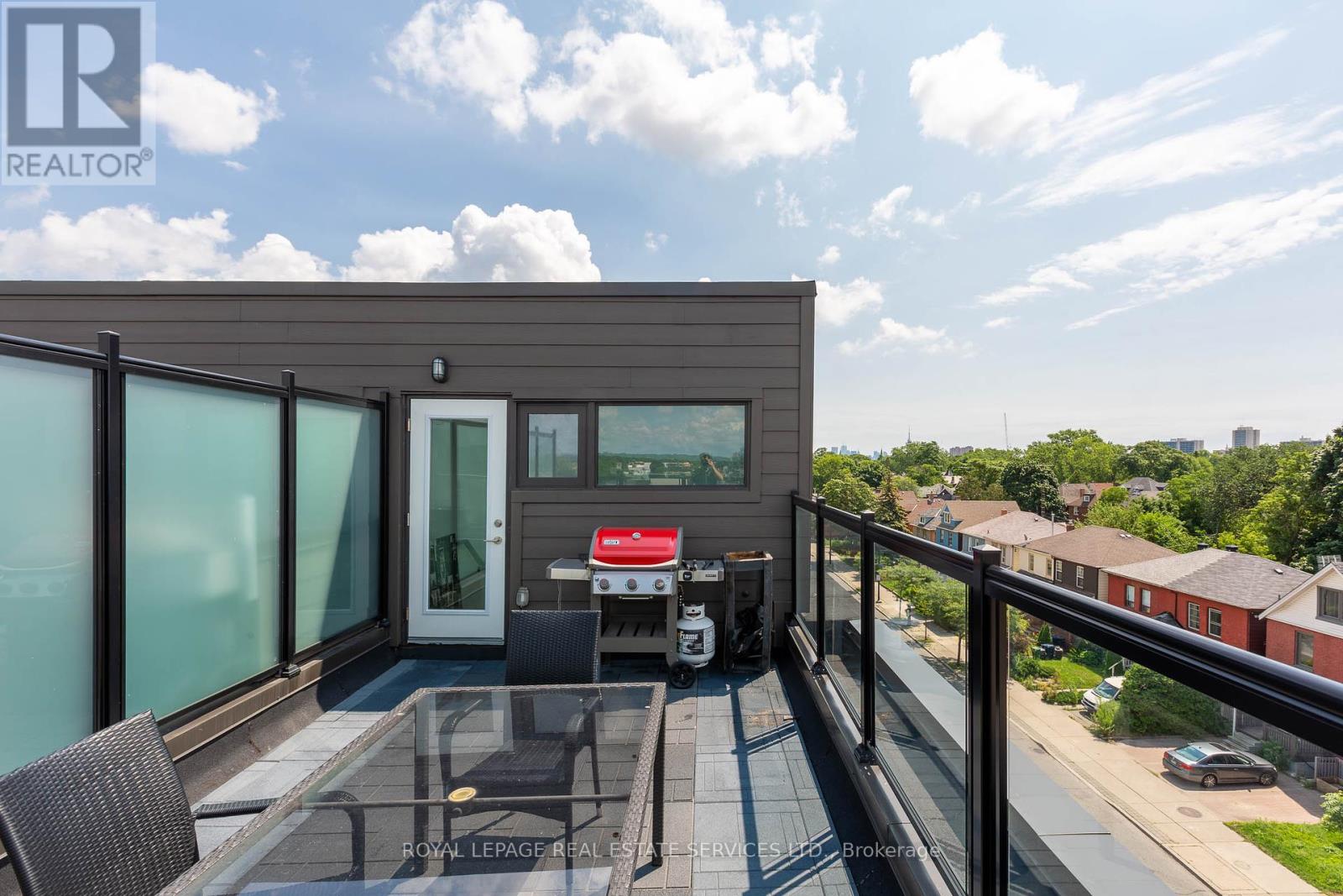 3258 Dundas Street W, Toronto, Ontario  M6P 2A3 - Photo 44 - W12445387
