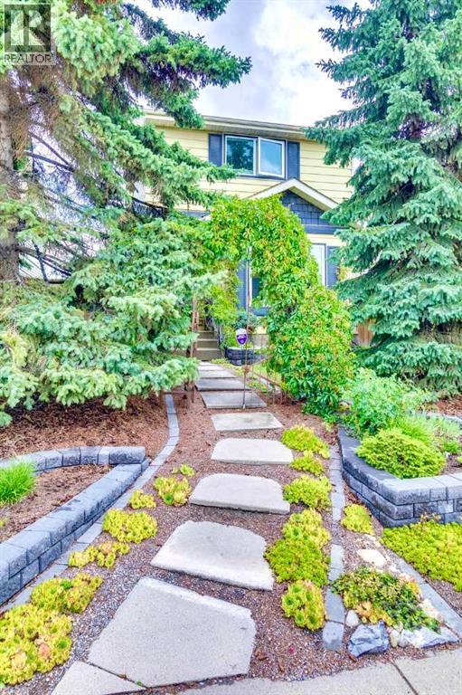 85 Erin Woods Place Se, Calgary, Alberta  T2B 2W5 - Photo 2 - A2237558