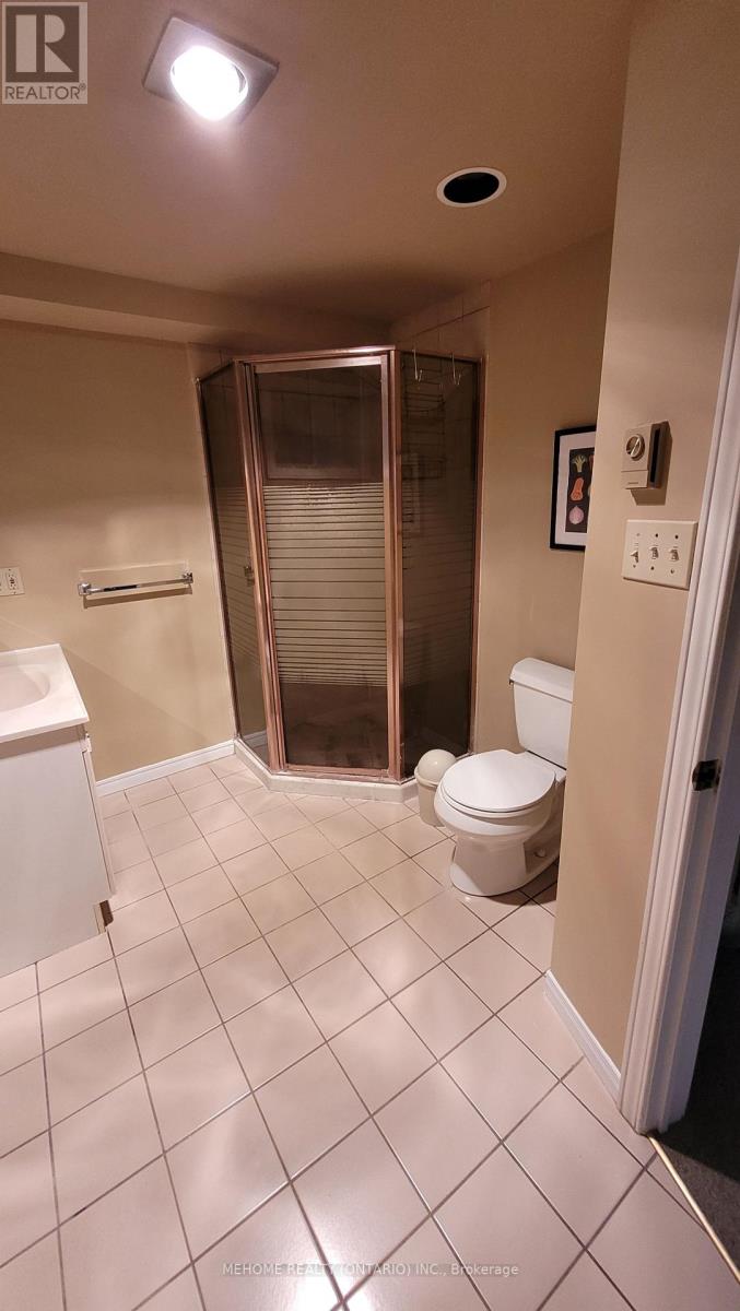 Lower Unit - 121 Angus Drive, Toronto, Ontario  M2J 2W9 - Photo 9 - C12445856