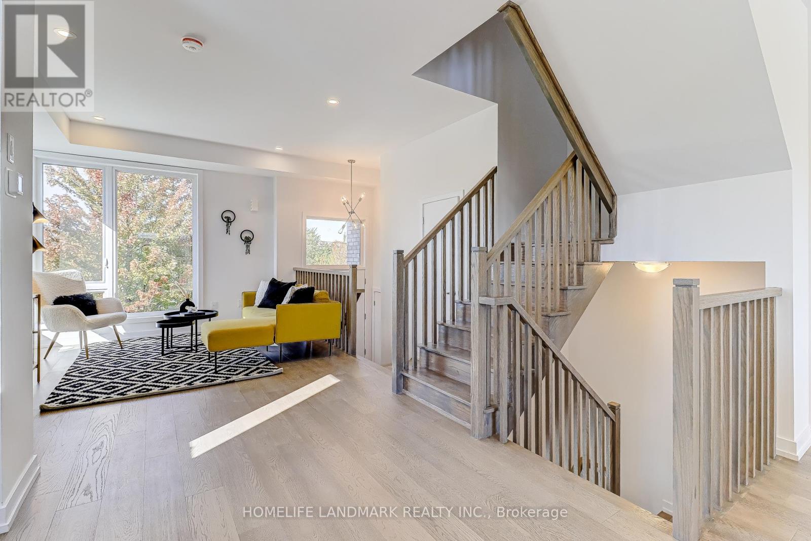 77 Jefferson Side Road, Richmond Hill, Ontario  L4E 1M1 - Photo 2 - N12444489