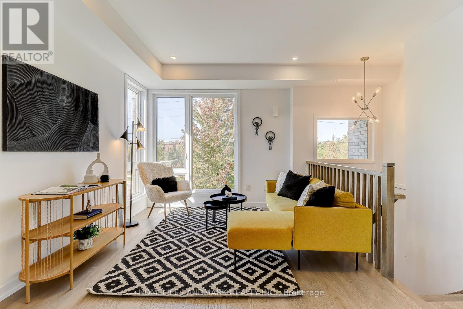 77 Jefferson Side Road, Richmond Hill, Ontario  L4E 1M1 - Photo 4 - N12444489