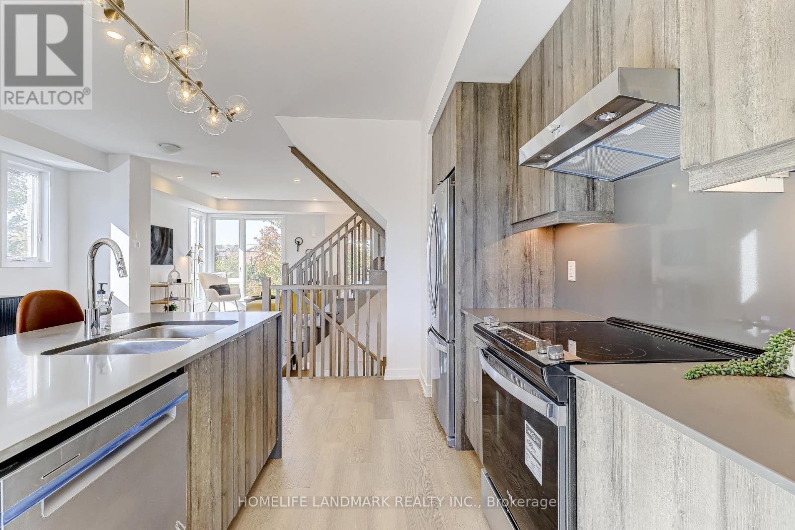 77 Jefferson Side Road, Richmond Hill, Ontario  L4E 1M1 - Photo 8 - N12444489