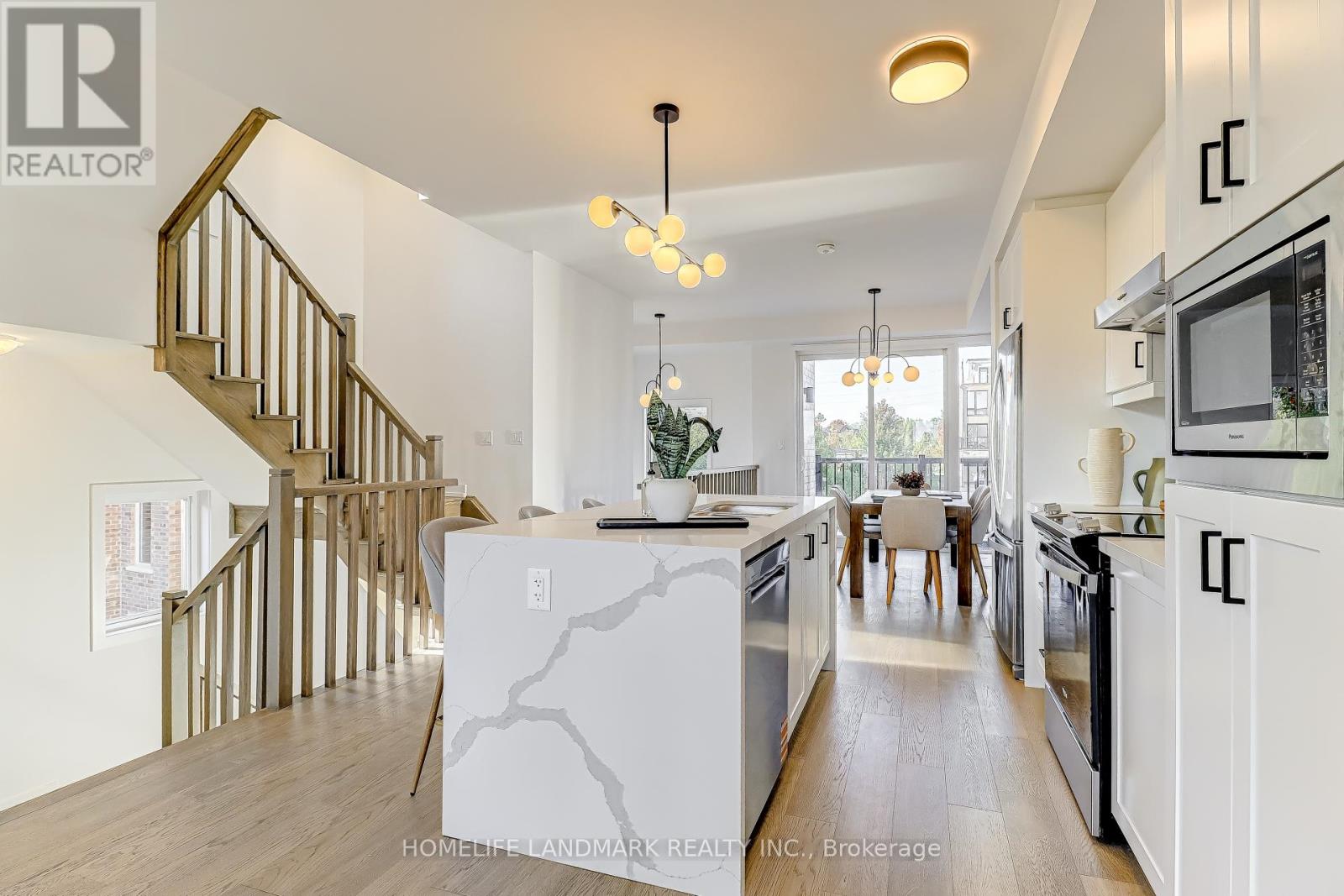 31 Bancroft Lane, Richmond Hill, Ontario  L4E 1M1 - Photo 4 - N12444691