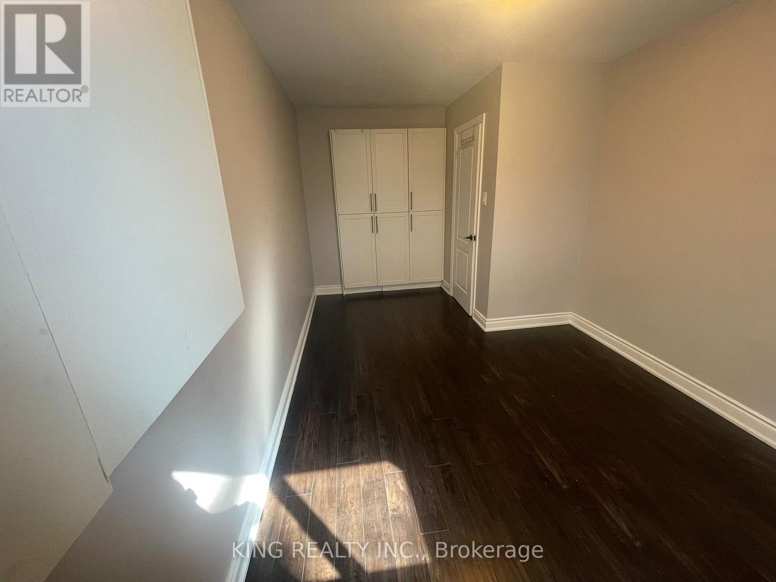 87 Aloma Crescent, Brampton, Ontario  L6T 2N8 - Photo 17 - W12445404