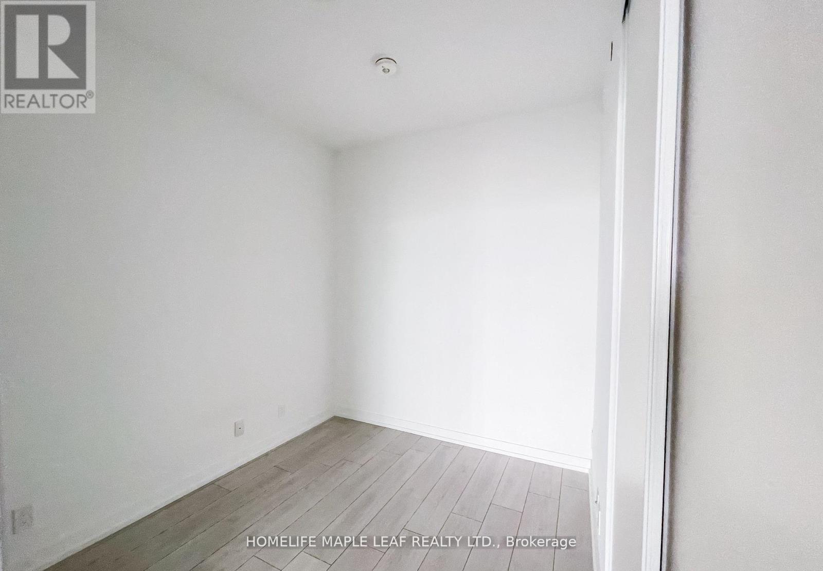 2215 - 950 Portage Parkway, Vaughan, Ontario  L4K 0J7 - Photo 4 - N12445834