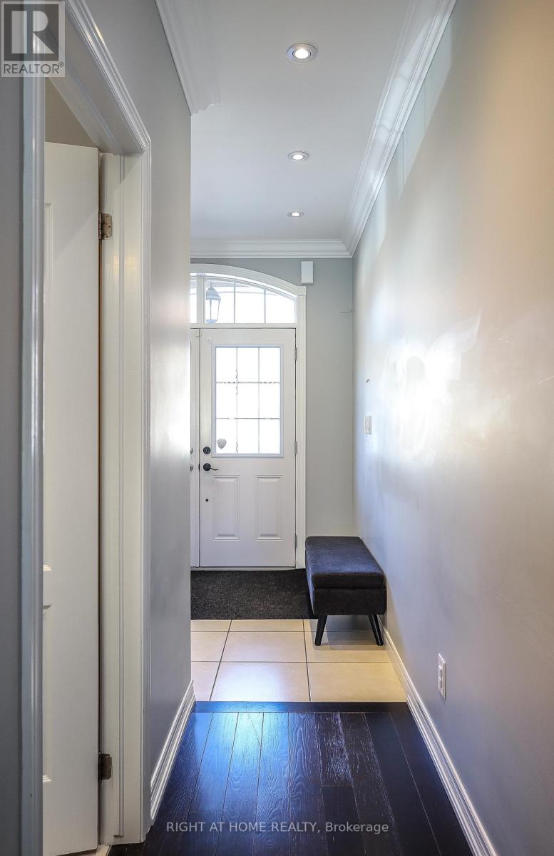 47 Millhouse Court, Vaughan (Patterson), Ontario  L6A 4J4 - Photo 10 - N12445853