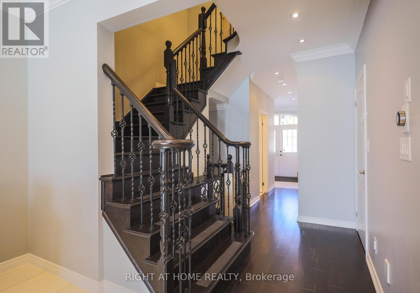47 Millhouse Court, Vaughan (Patterson), Ontario  L6A 4J4 - Photo 11 - N12445853