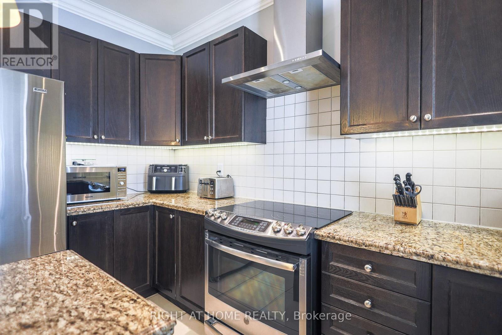 47 Millhouse Court, Vaughan (Patterson), Ontario  L6A 4J4 - Photo 19 - N12445853