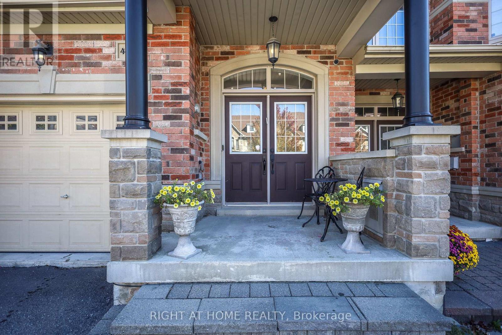 47 Millhouse Court, Vaughan (Patterson), Ontario  L6A 4J4 - Photo 3 - N12445853