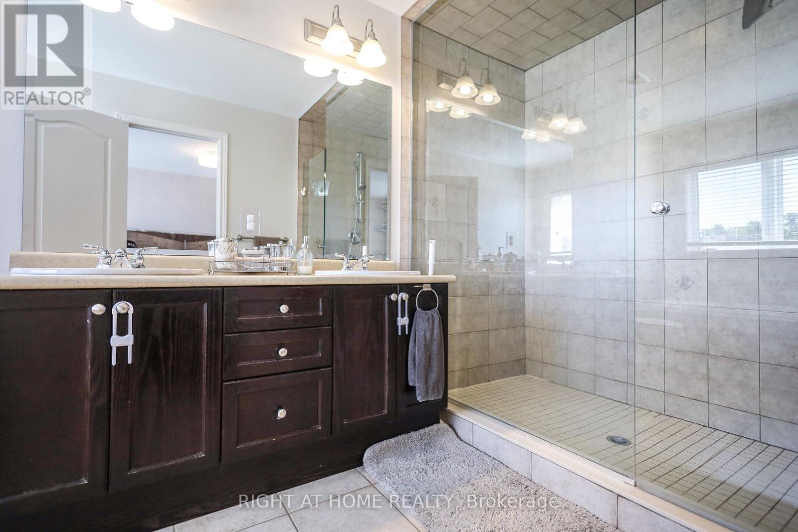 47 Millhouse Court, Vaughan (Patterson), Ontario  L6A 4J4 - Photo 32 - N12445853