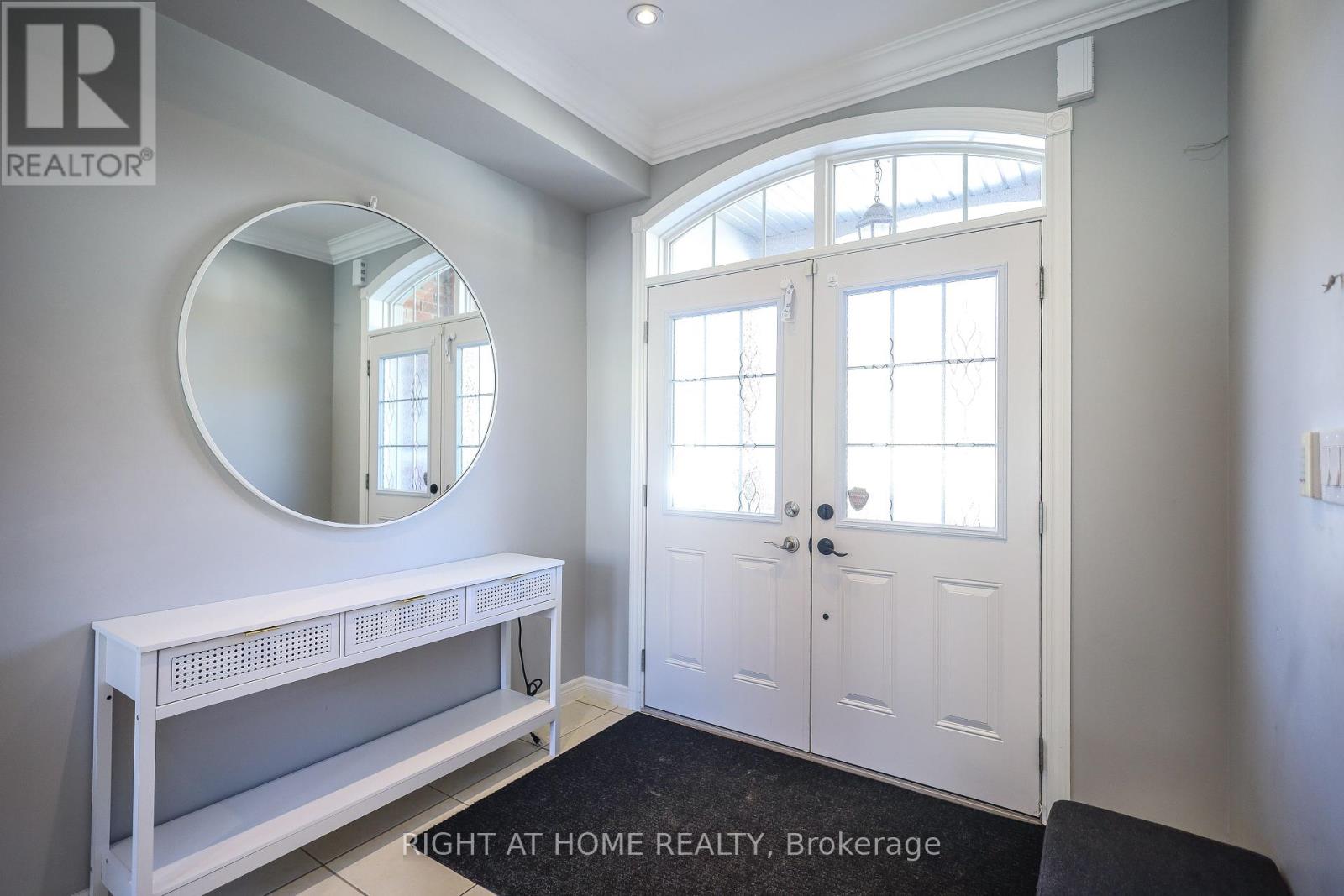 47 Millhouse Court, Vaughan (Patterson), Ontario  L6A 4J4 - Photo 8 - N12445853