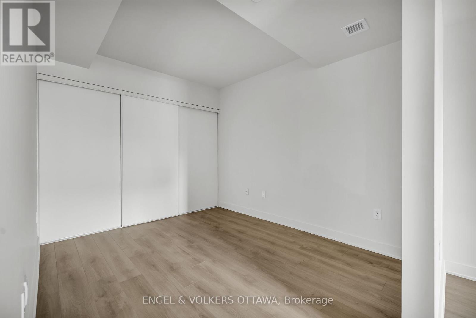 2314 - 199 Rideau Street, Ottawa, Ontario  K1N 0E9 - Photo 11 - X12445872