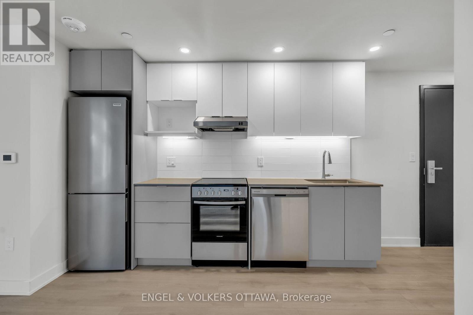 2314 - 199 Rideau Street, Ottawa, Ontario  K1N 0E9 - Photo 6 - X12445872