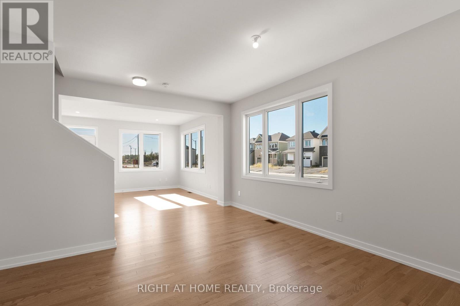 940 Seagrave Lane, Ottawa, Ontario  K0A 2Z0 - Photo 4 - X12445879
