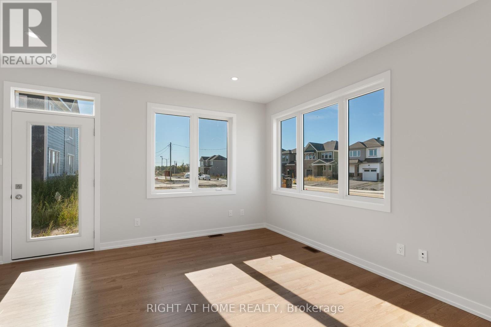 940 Seagrave Lane, Ottawa, Ontario  K0A 2Z0 - Photo 6 - X12445879