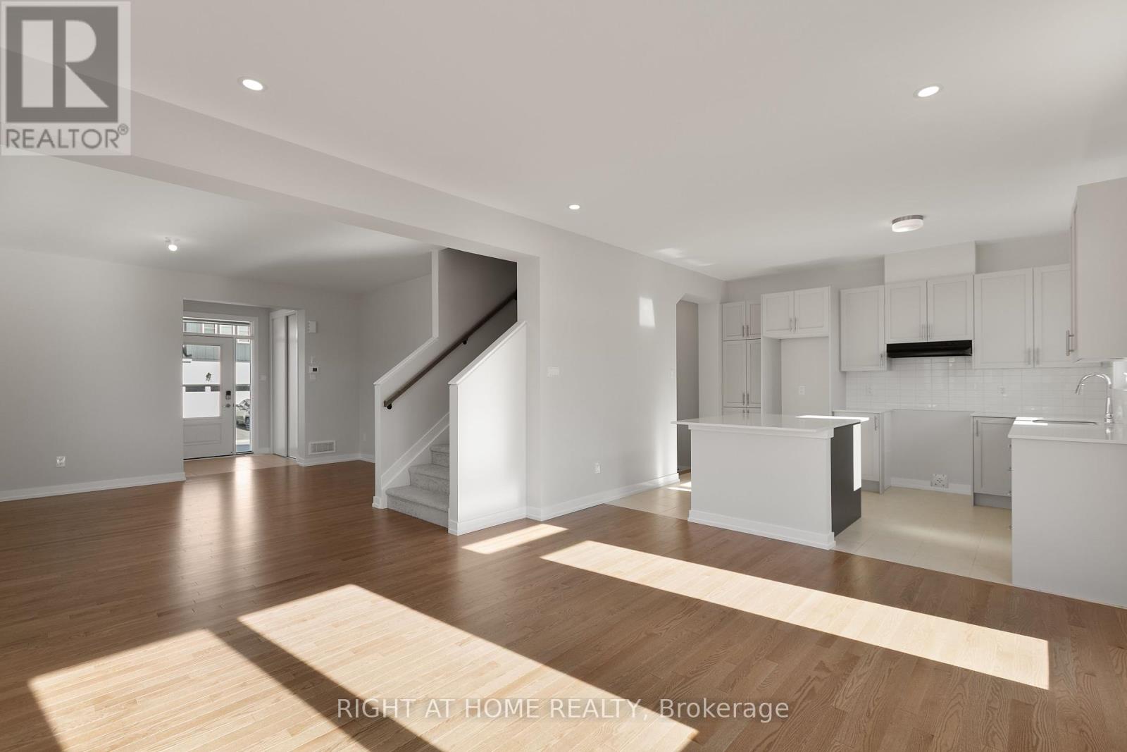 940 Seagrave Lane, Ottawa, Ontario  K0A 2Z0 - Photo 8 - X12445879